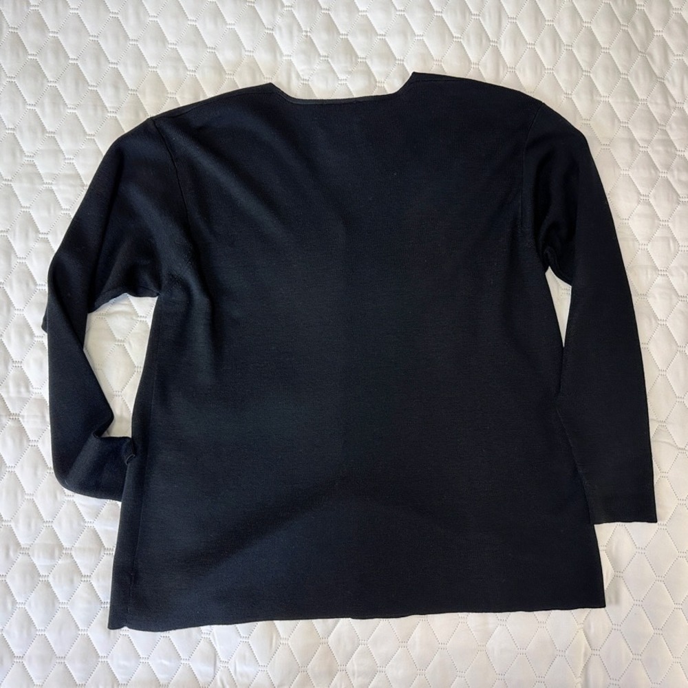 Eileen Fisher Black 100% Wool V-Neck Longline Button Cardigan‎ Size Large - Picture 2 of 5
